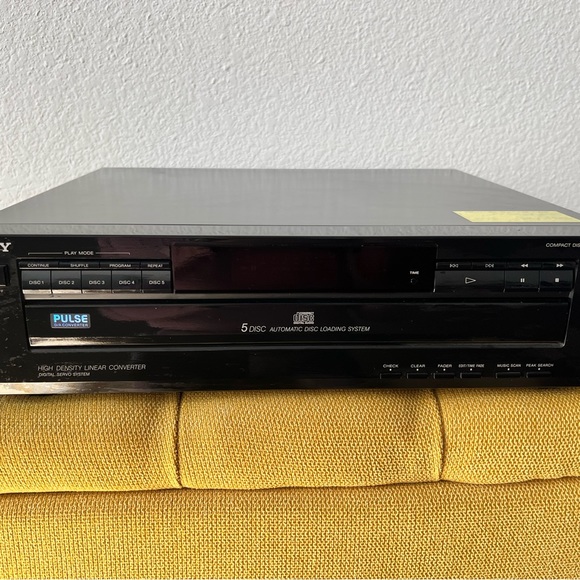 Sony CDP-C325 Compact Disc CD Player, 5 CD & STR-AV770 FM STEREO/FM-AM RECEIVER - Picture 9 of 9